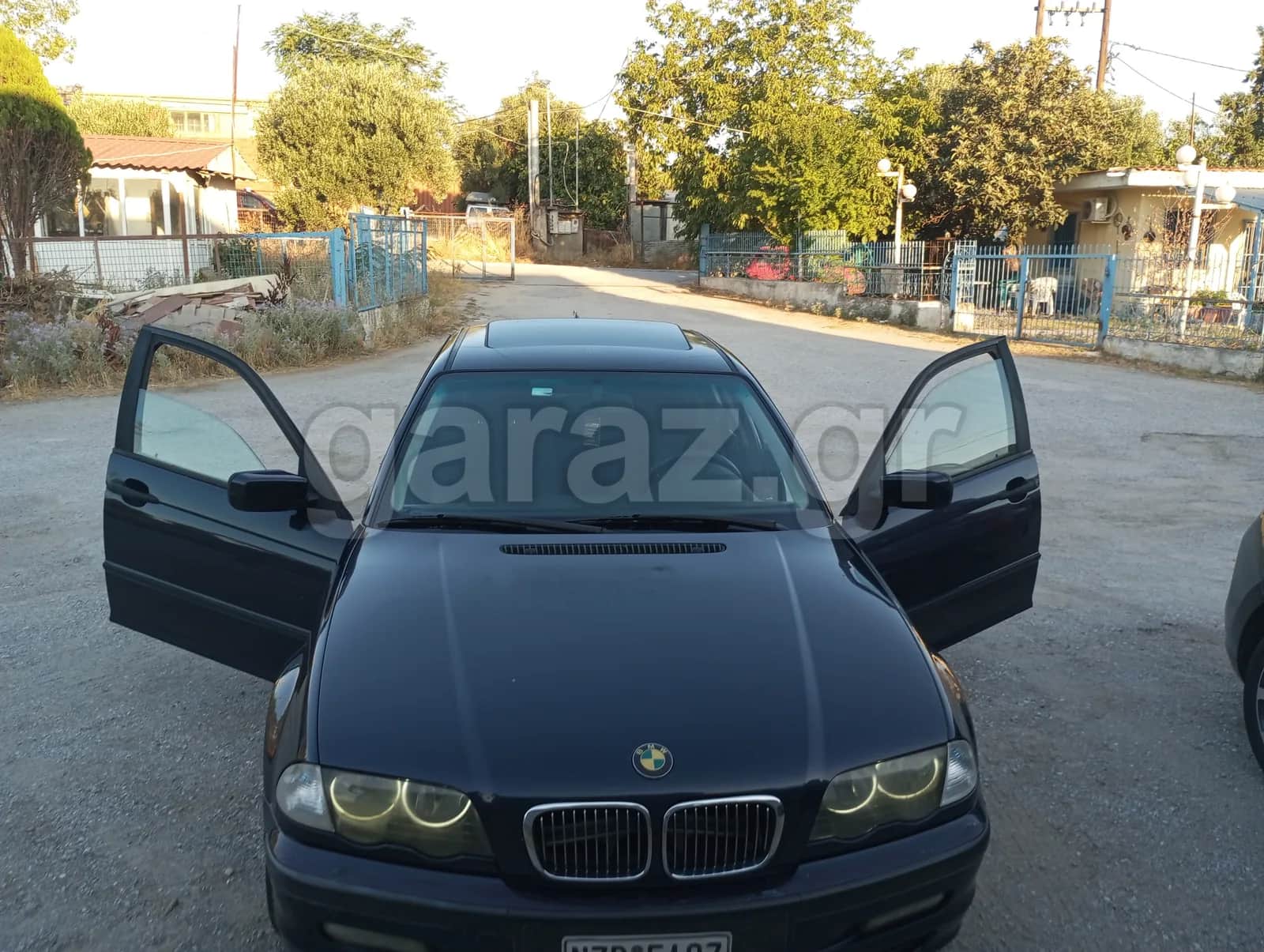 2004 BMW 318