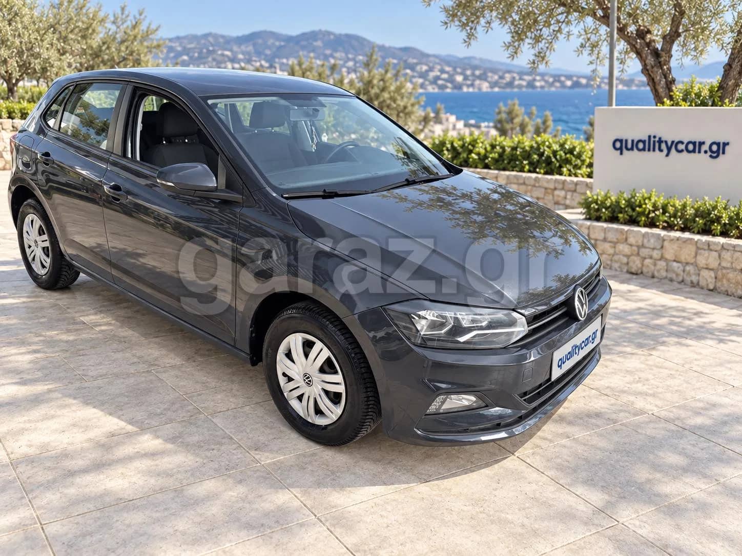 Volkswagen Polo — 1/3