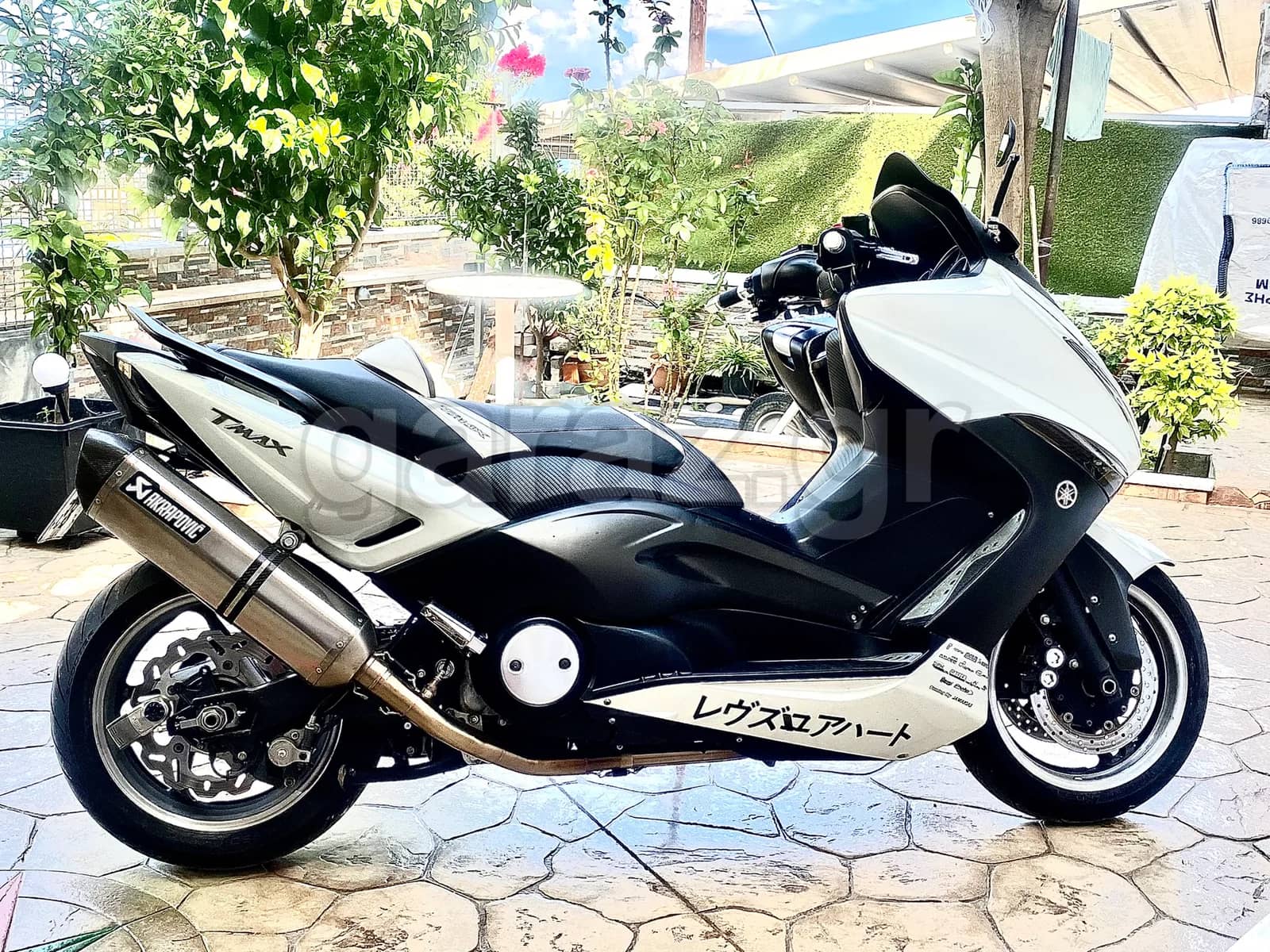 Yamaha TMAX 500 TMax WhiteMax 10th Anniversary — 1/10