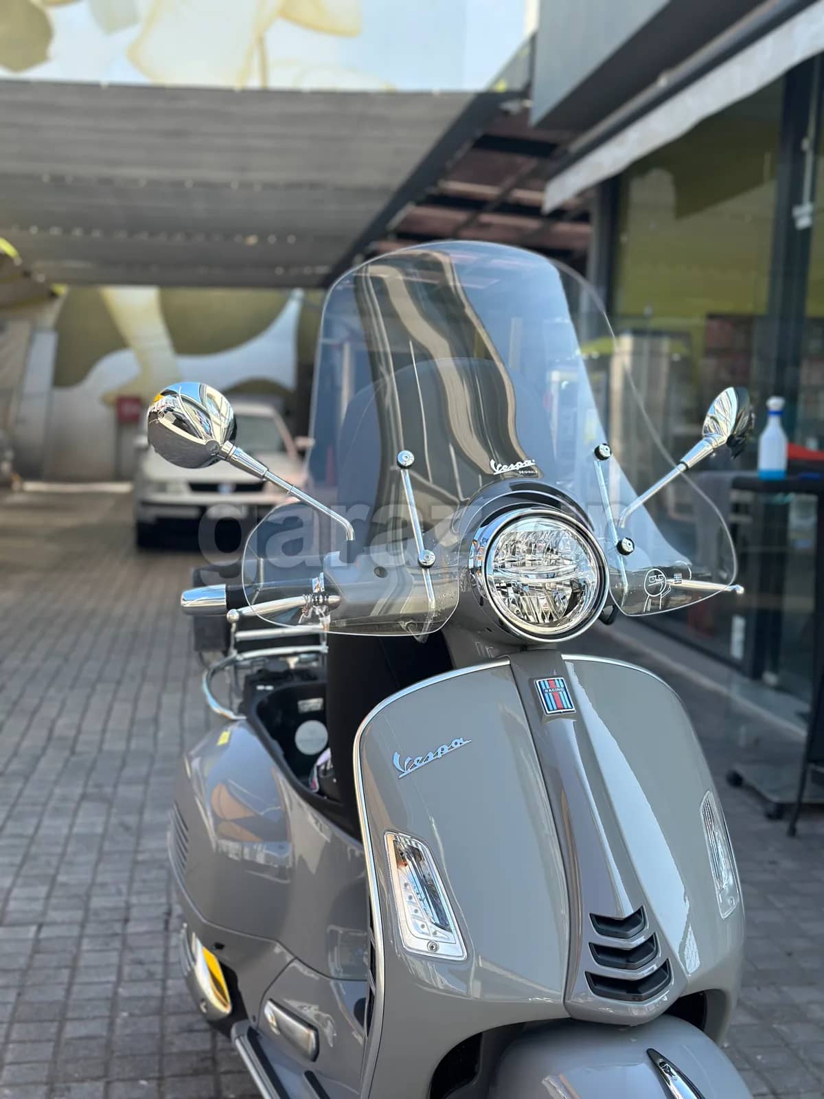 Piaggio Vespa GTS 300 SUPER TECH — 1/10