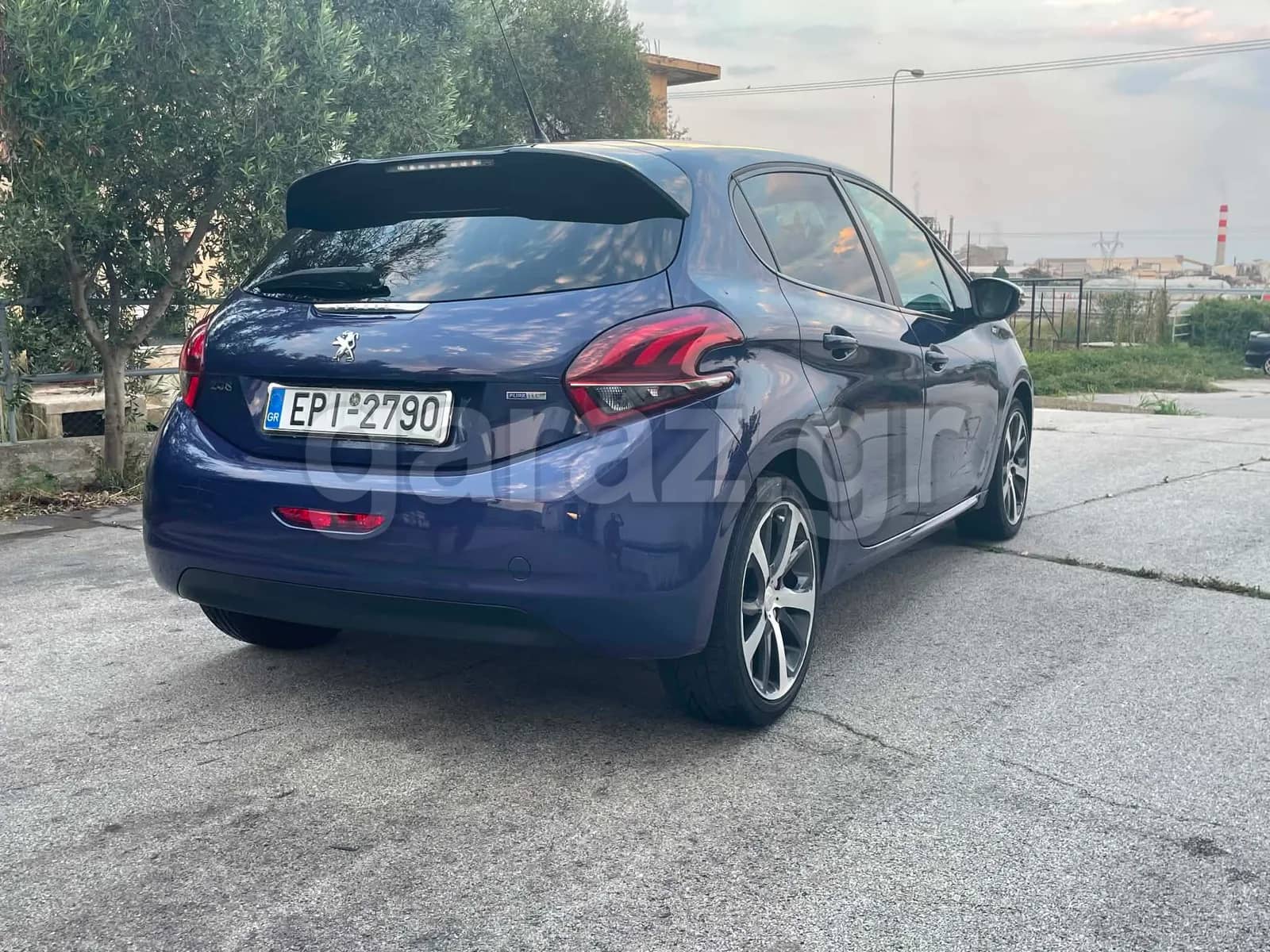 Peugeot 208 STYLE — 1/12