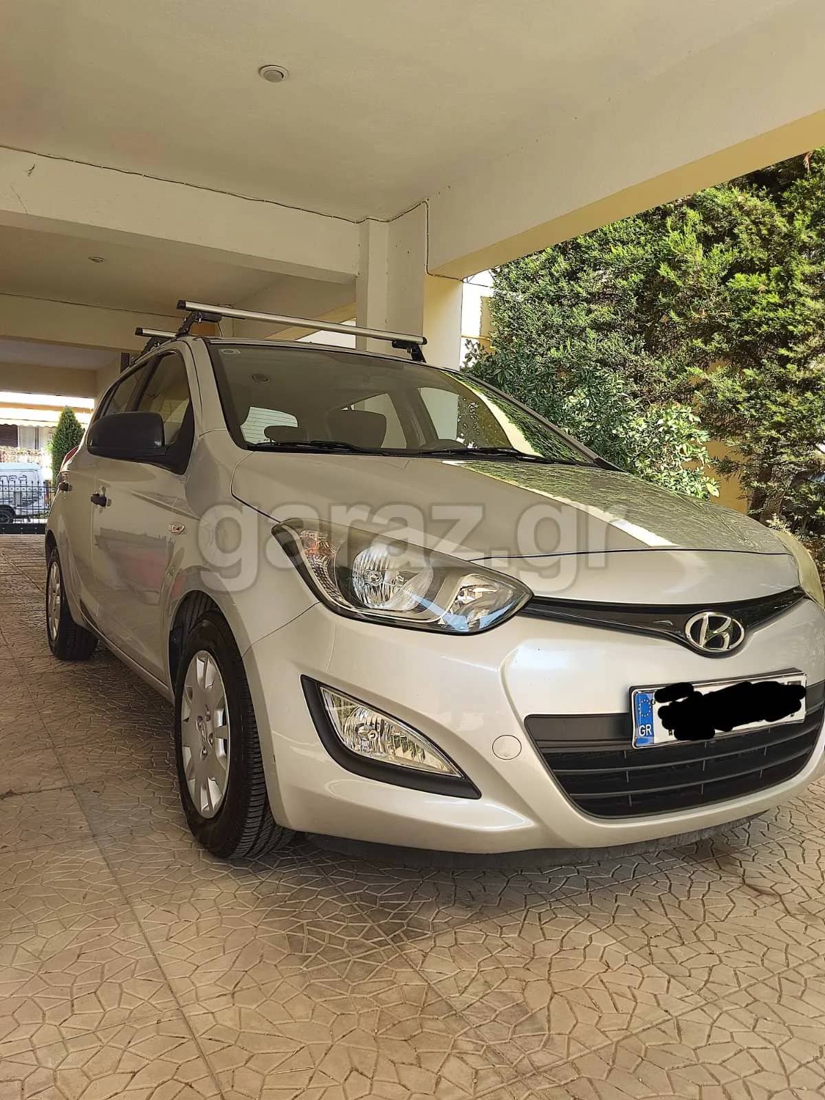 Hyundai i 20 — 1/6