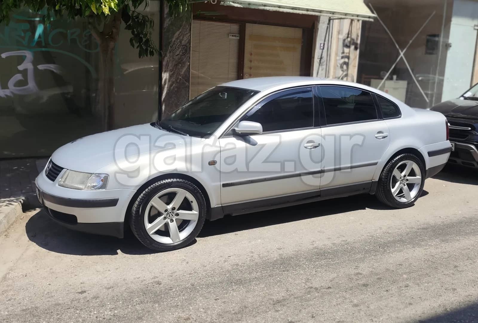Volkswagen Passat — 1/8