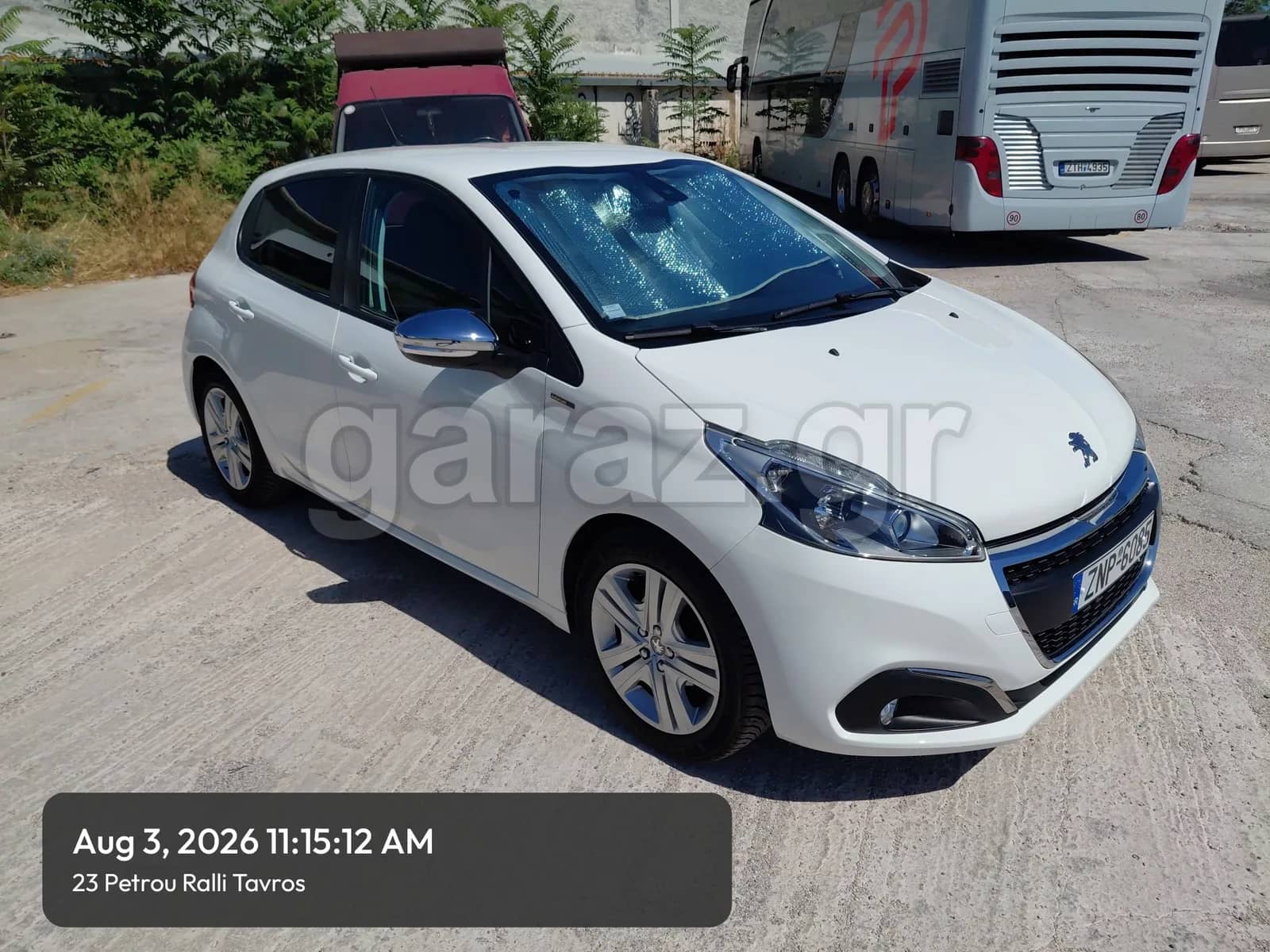 Peugeot 208 Signatue — 1/12