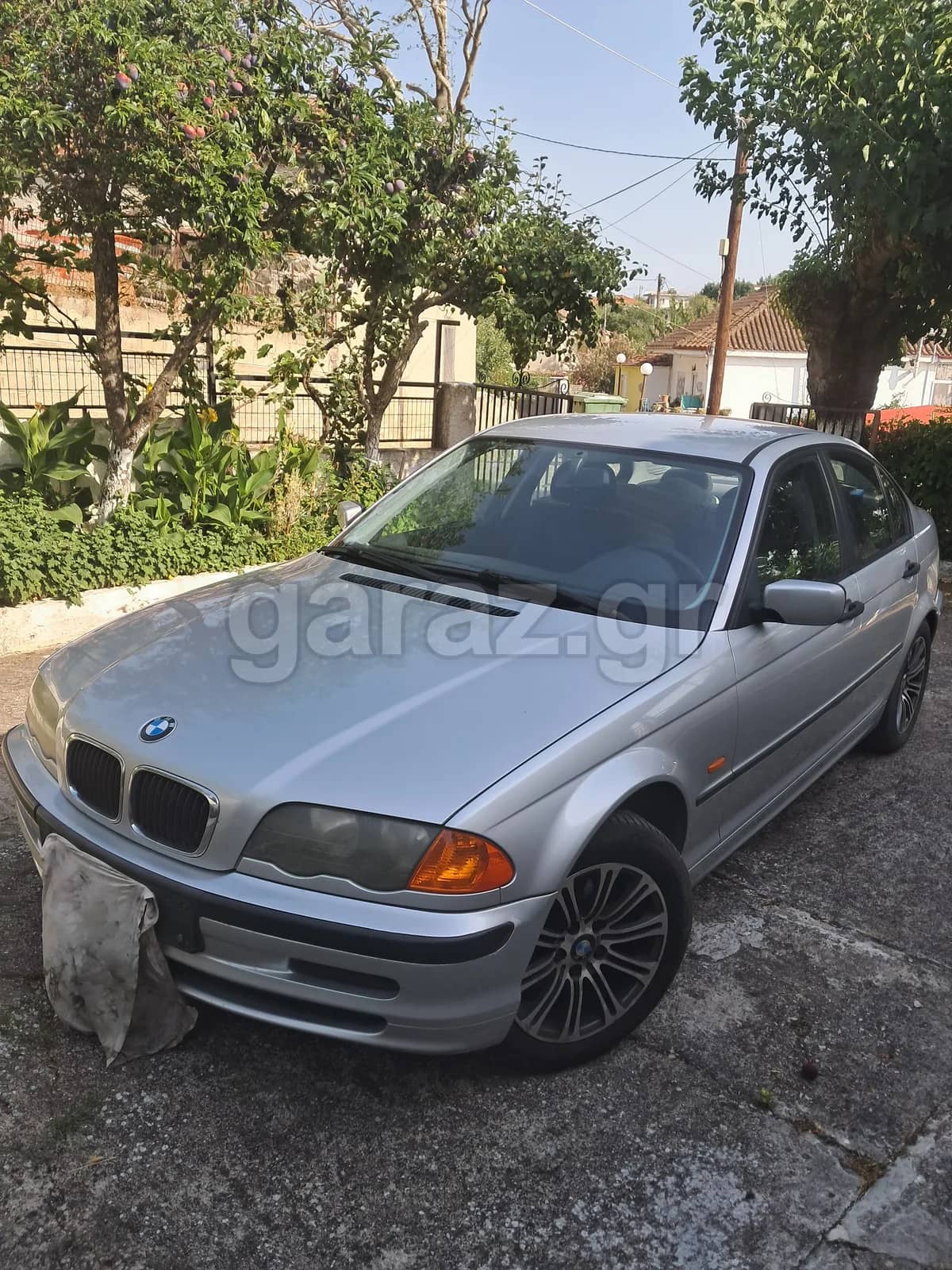 BMW Series 3 — 1/3