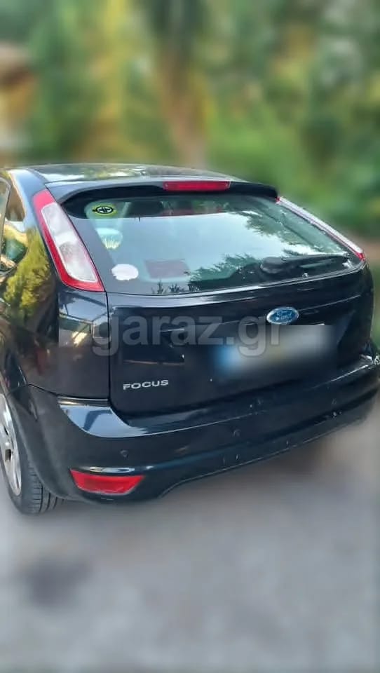 Ford Focus GHIA — 1/2