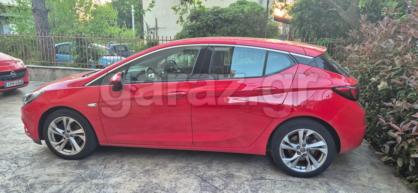 Opel Astra — 1/8